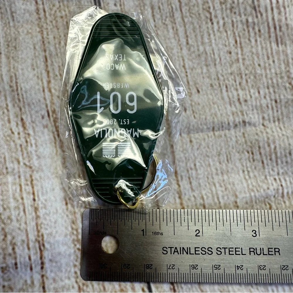 Magnolia Silos green retro style key tag - Picture 5 of 7